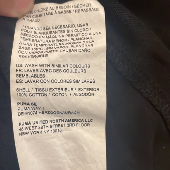 PUMA T-Shirt Black & Red Size 8 (US) Kids $25 - Picture 7 of 8